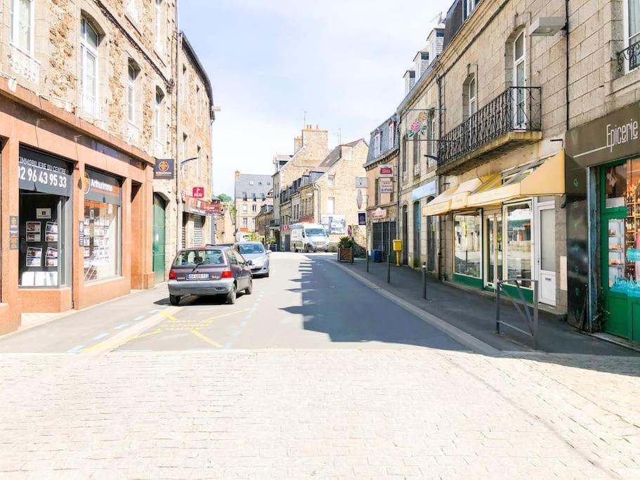 Nouveau ** Le Raffine Au Coeur De Guingamp ** Parking Luaran gambar
